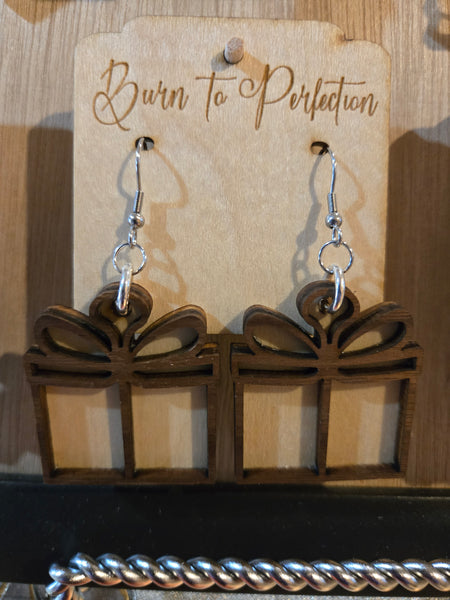 🎁 Gift Box Earrings — Laser-Cut Wooden Holiday Jewelry
