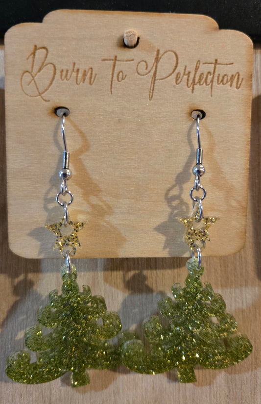 🎄 Glitter Christmas Tree Earrings — Sparkling Green Acrylic Holiday Jewelry